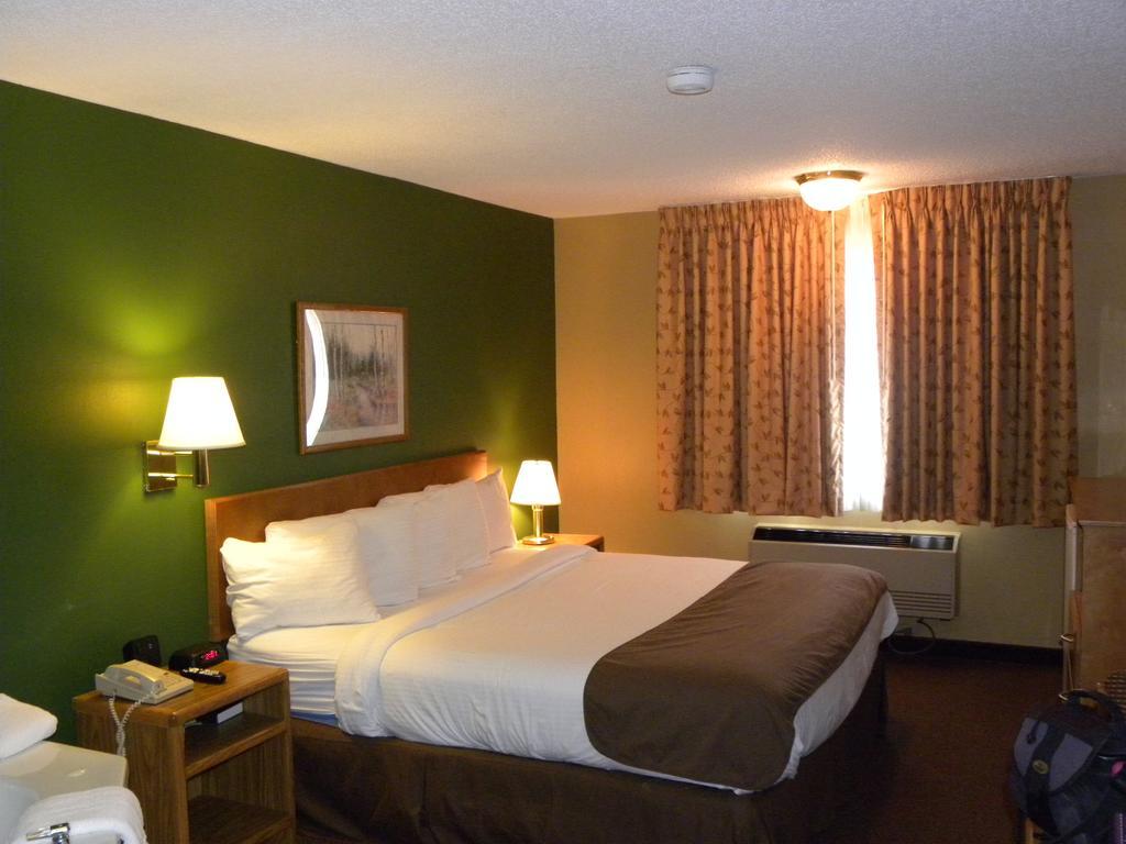 New Victorian Inn & Suites Карні Екстер'єр фото