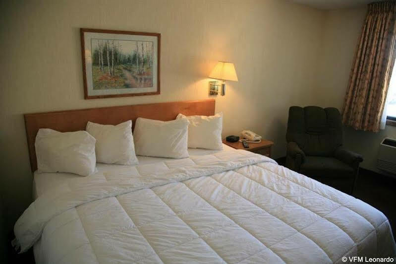 New Victorian Inn & Suites Карні Екстер'єр фото